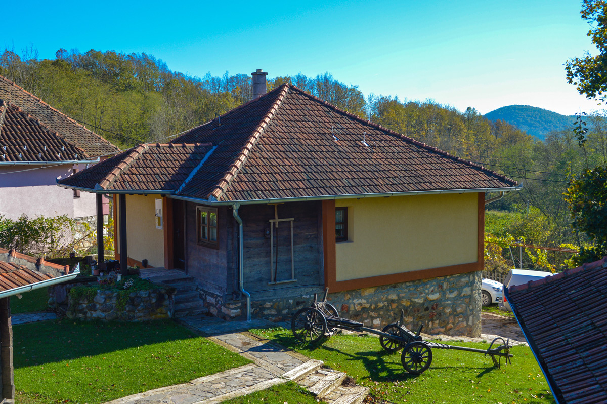 Avlija na Drenovici